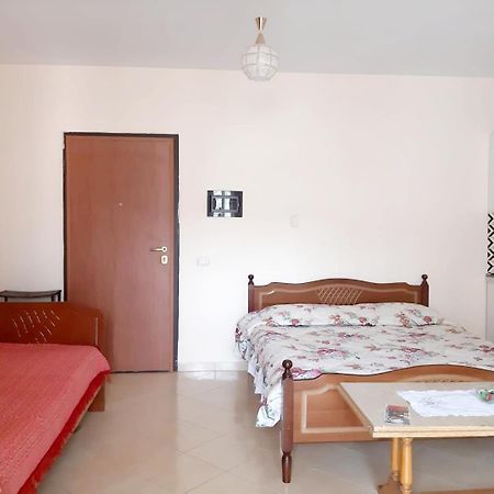 Grazioso Apartamento Arredato A Due Passi Dal Lungomare Vlore Exterior photo