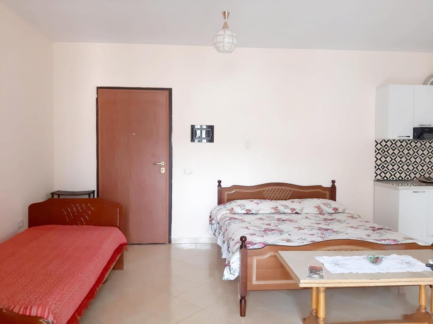 Grazioso Apartamento Arredato A Due Passi Dal Lungomare Vlore Exterior photo